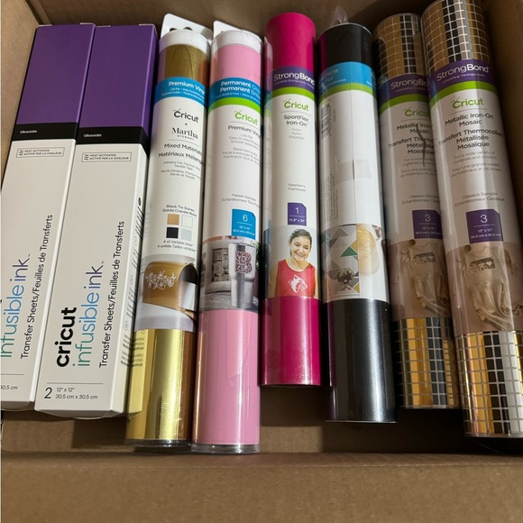 Cricut Materials - Picture 1 of 4